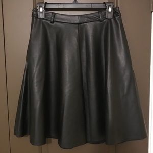 COCO + JAMESON BLACK FAUX LEATHER SKIRT SIZE SMALL